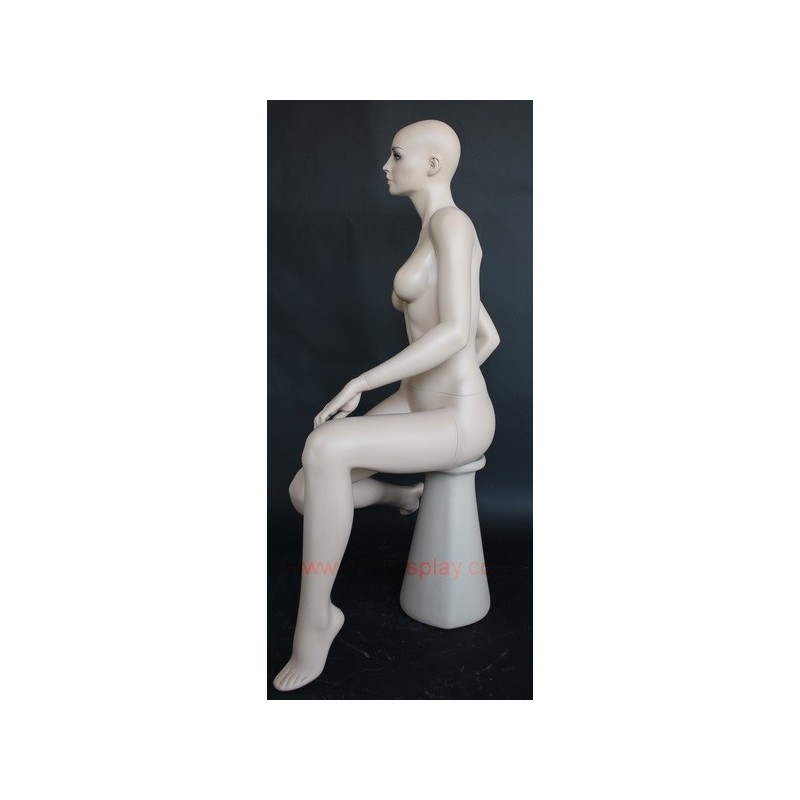 Egg Head Matte White Plus size Female Mannequin- PLUS-22